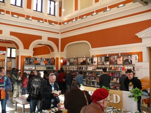 Cutia poştală „călătoare”. O clujeancă şi-a propus să readucă scrisorile în atenţia românilor