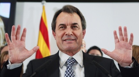 Madridul face presiuni asupra Barcelonei! Liderul catalan Artur Mas, convocat în justiţie pentru „nesupunere civilă”