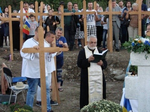 500 de cruci au fost înfipte pe terenul pentru moscheea din București