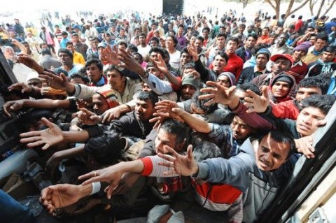 Germania îi primește cu brațele deschise: Acord în coaliție asupra unui pachet de 6 miliarde de euro pentru a face față crizei refugiaților musulmani