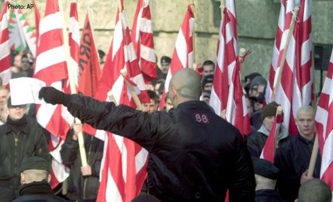 Neonaziștii germani de la NPD și Die Rechte au ieșit în stradă împotriva islamizării Germaniei în Thuringia (Video)