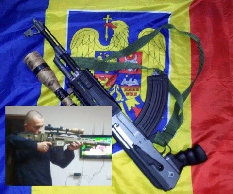 Necunoașterea legislației sau prigoană? Un naționalist român a fost ”săltat” pe stradă de un politist pentru ca avea în geantă o armă airsoft