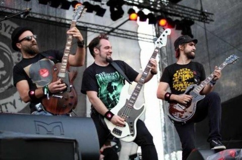 Ascultă melodiile Goodbye to Gravity! Al doilea deces în rândul membrilor formației. Al treilea carbonizat nu e identificat (Galerie Video)