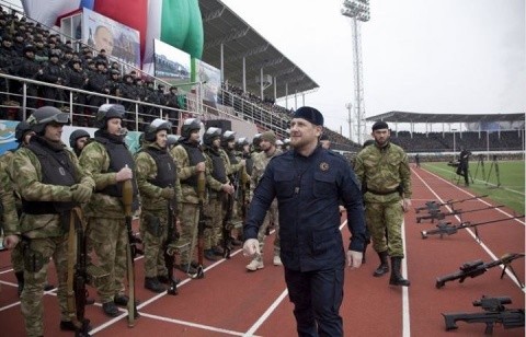 Ca să-și răzbune tatăl ucis de islamiști, Razman Kadîrov vrea să trimită trupele speciale cecene împotriva luptătorilor ISIS din Siria