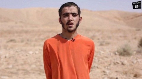 Americanii au stopat bombardamentele! Soldat sirian executat prin călcarea de viu cu tancul de către ISIS