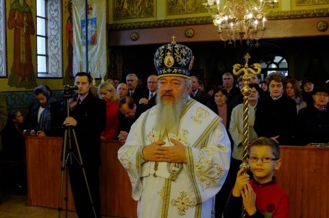 ÎPS Andrei, la hramul bisericii „Sfinții Arhangheli Mihail și Gavriil” din Băița
