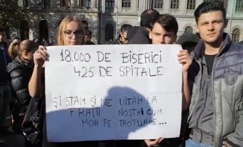 Patriarhul Daniel le raspunde celor care „vor spitale, nu catedrale”: Sunt 20.000 de unitati medicale, nu 400!