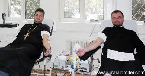 Mobilizare BOR: Preoţii din 70 de parohii ortodoxe donează sânge în sprijinul celor arși de vii la Clubul Colectiv!