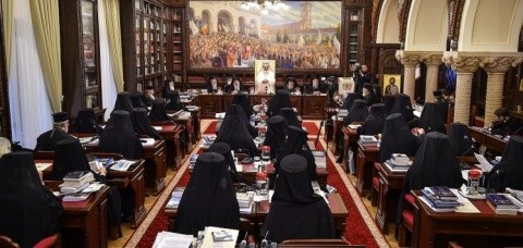 Sfântului Sinod al BOR a hotărât să sprijine modificarea Constituţiei: „Familia este constituită prin căsătoria liber consimţită între un bărbat şi o femeie”