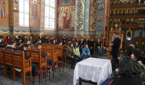 Sfaturile specialiștilor în lupta tinerilor cu adolescența