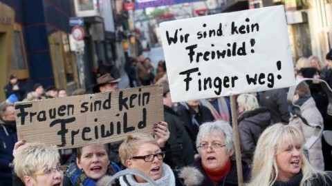 Raport al anchetei asupra violențelor din Koln. Noi agresiuni sexuale la Hamburg