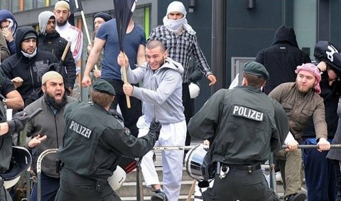 Ce este ‘taharrush gamea’, prima etapă a Jihadului sexual islamist în Europa!