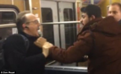 Cuplu de pensionari nemți bătuți violent de imigranți musulmani că au sărit să apere o germancă agresată sexual în metrou (Video)