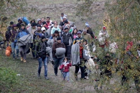 Preşedintele Cehiei: Valul de refugiaţi va fi chiar şi de cinci ori mai mare. O armată europeană e necesară pentru a apăra frontierele Schengen de imigranţi