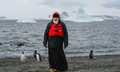 Patriarhul rus Kirill s-a pozat cu pinguinii Antarcticii