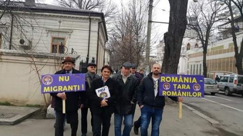 PRU a protestat la Galați împotriva găzduirii în oraș a refugiaților musulmani. S-a scandat: ‘România, ţara românilor’