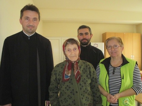 Hrană pentru zeci de oameni sărmani, prin implicarea Parohiei clujene „Sfânta Treime”