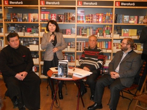 Cronica de carte despre dr. Traian Neamțu! E plină țara de morminte fără cruci……