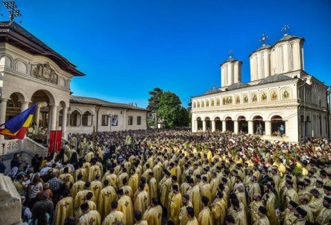1000 de preoți ortodocși, 5000 de credincioși pe străzile Capitalei. Pelerinaj de Florii