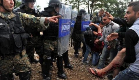 Consiliul Europei critică comportamentul dur față de imigranți a polițiștilor din Macedonia. Lăsați refugiații să vină?