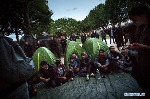 Anne Hidalgo, primarul Parisului, anunță crearea unei tabere de imigranți (ghetou) în capitala Franței