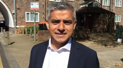 Laburistul Sadiq Khan devine primul primar musulman al Londrei. Victorie istorică