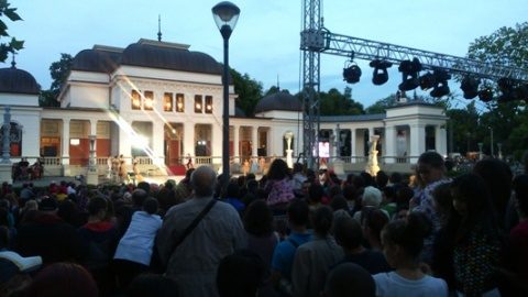 „Lacul Lebedelor”, opera preferată de Stalin, a fascinat mii de clujeni în Parcul Central