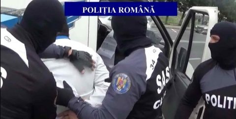 Clujean prins în flagrant. A trimis prin curier cărămizi și țiglă în loc de mixer audio