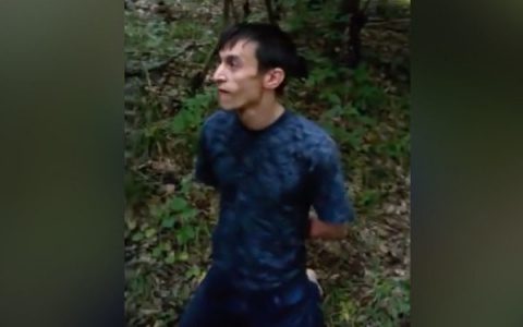Polițist rus sfidează militanții jihadiști înainte de a fi executat. Ultimele sale cuvinte (Video)