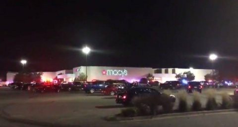 Atac cu cuțitul într-un mall din SUA: Agresorul a strigat „Allah” și a întrebat o persoană dacă e musulmană