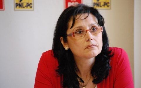 Deputat Steluța Cătăniciu: Sunteți un om liber, doamna ministru Prună?!