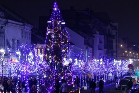 Peste 2500 de decorațiuni vor împodobi Clujul de sărbători