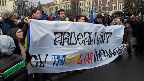 Tinerii clujeni au desfășurat un banner patriotic de Ziua Națională