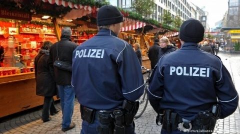Băiețel irakian de 12 ani urma să detoneze o bombă în Germania la Târgul de Crăciun