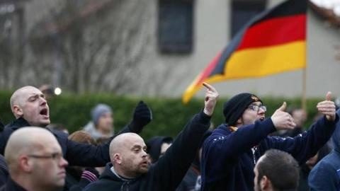 Poliţia germană întreprinde razii dure împotriva extremiştilor de dreapta
