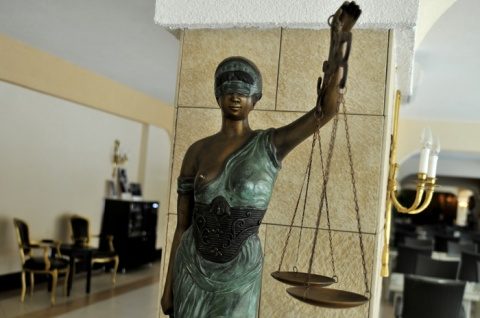 Asociația Avocaților acuză: Guvernul blochează justiția – procese suspendate, avocați neplătiți, cetățeni abandonați