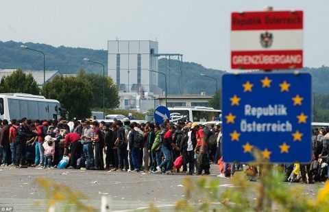 Austria se alătură Estului. Se naşte o nouă Europă. Preşedintele Iohannis ţine România la butoanele Berlin-Bruxelului