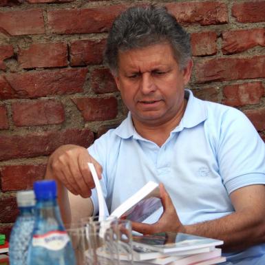 Poemul Zilei: Poet cu hamster