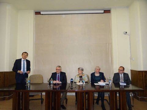 Daniel Dăianu și-a lansat o carte la Cluj. L-a criticat dur pe Junckers.”E o derută la nivelul CE”