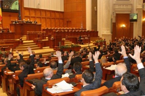 Deputații și senatorii nu s-au înțeles cine își asumă proiectul Coaliției pentru Familie. Ezitări parlamentare