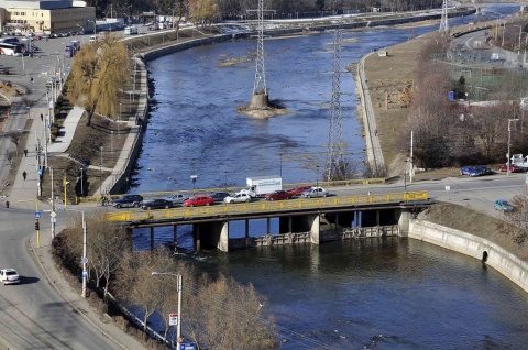 6 luni oprită circulația pe podul Garibaldi. Se lucrează