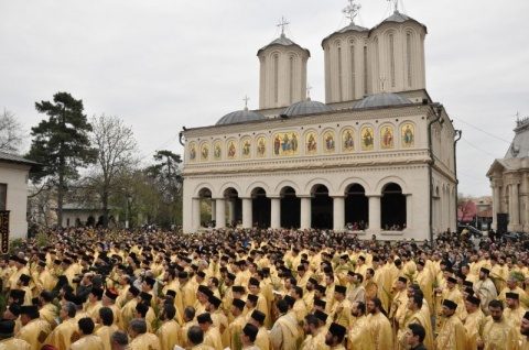 Lipsa profesorilor de Teologie și statutul orei de Religie, pe agenda Conferinței Episcopilor Ortodocși din Benelux