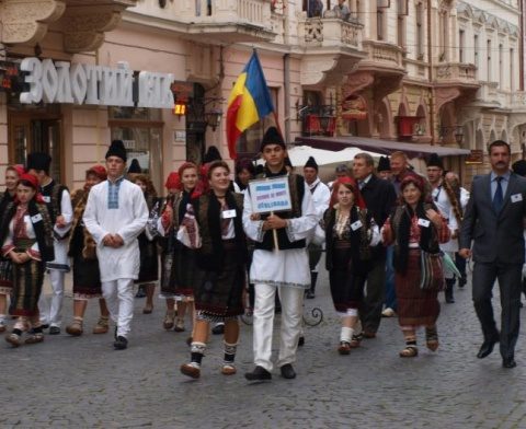 Ucraina persecută românii din Bucovina de nord. Lege împotriva românilor care votează în România