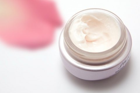 De la ce vârstă folosim creme antirid!