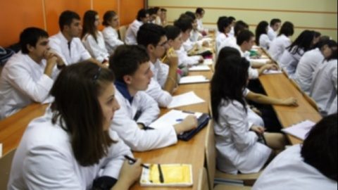 Absolvenţii Universităţii de Medicină şi Farmacie din Cluj au realizat cel mai mare punctaj la examenul de rezidenţiat