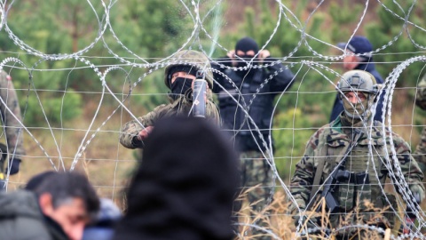 Soldat polonez în post la frontiera cu Belarus a murit împuşcându-se accidental