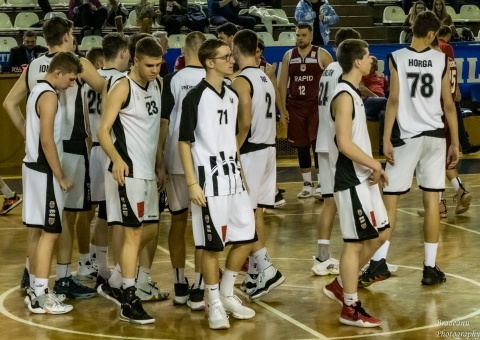 ACS U-Banca Transilvania Cluj-Napoca a revenit pe primul loc în Liga Naţională de baschet masculin