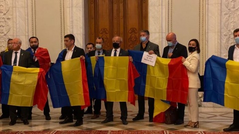 AUR avertizează: Îi somăm pe conducătorii statului nu facă nici un gest care ar putea atrage poporul român în război