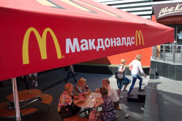 Restaurante McDonald’s se redeschid la Kiev şi în Ucraina. Nu le pasă de ruși și război. Semn de victorie?