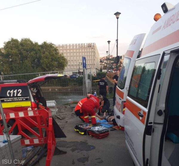 Bărbat în vârstă de 70 de ani a fost salvat, duminică, de pompieri, după ce a căzut în Someşul Mic
